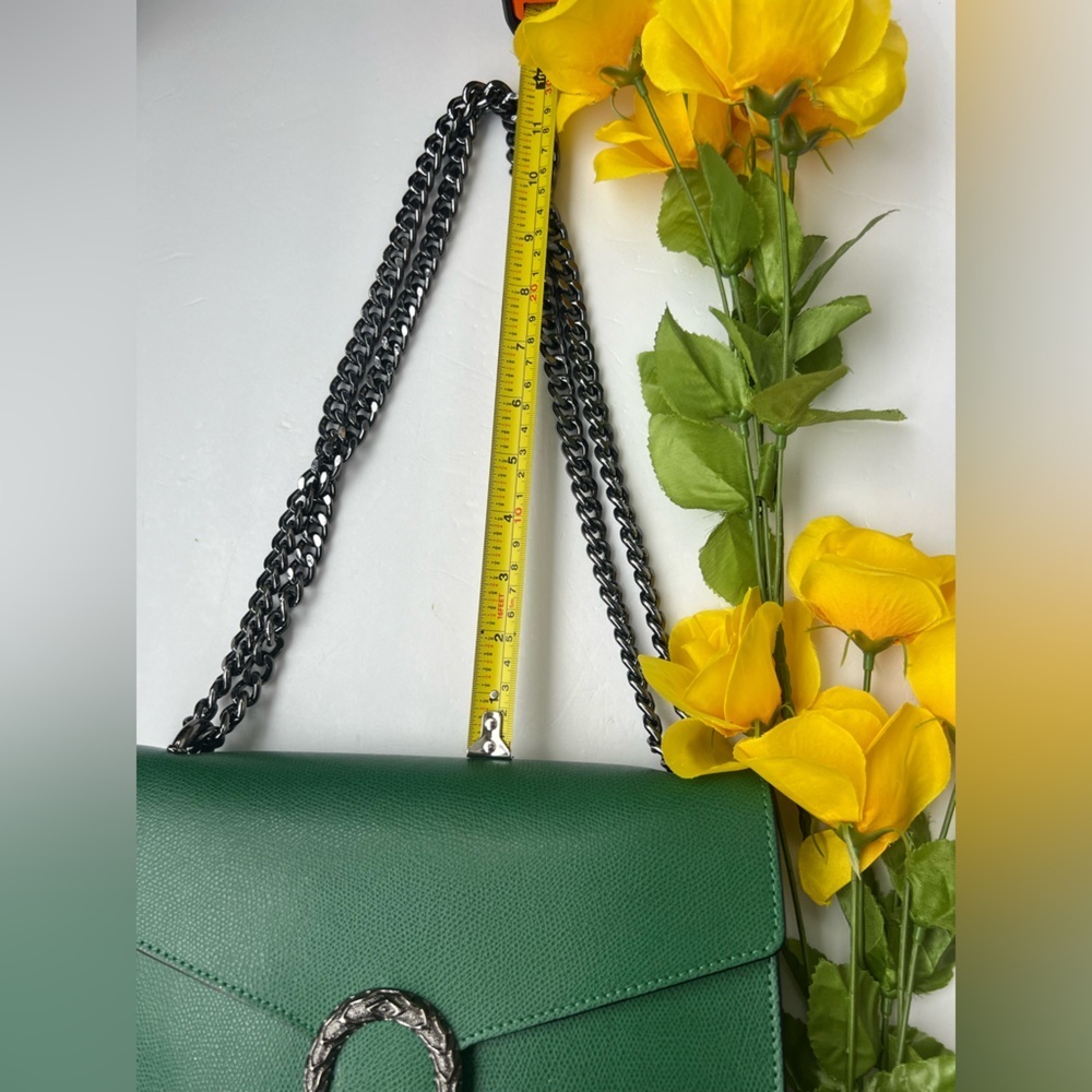 Emerald Green Structured Shoulder Bag with Chain Strap - Picture 6 of 11